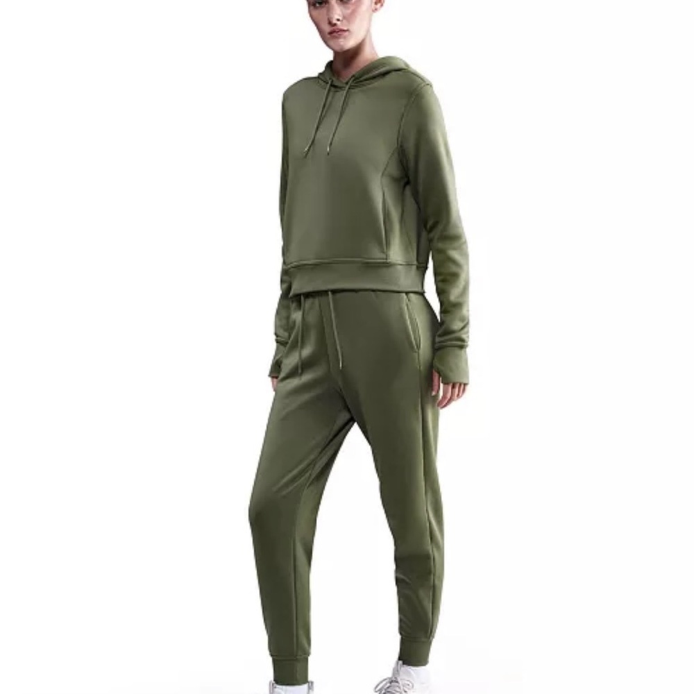 NWT Nike green pants
